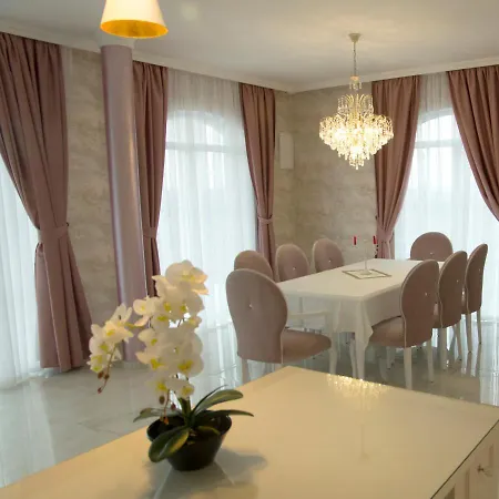 Diamond Villas Луксозна вила