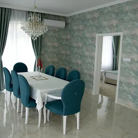 Diamond Villas *