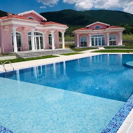 Луксозна вила Diamond Villas *
